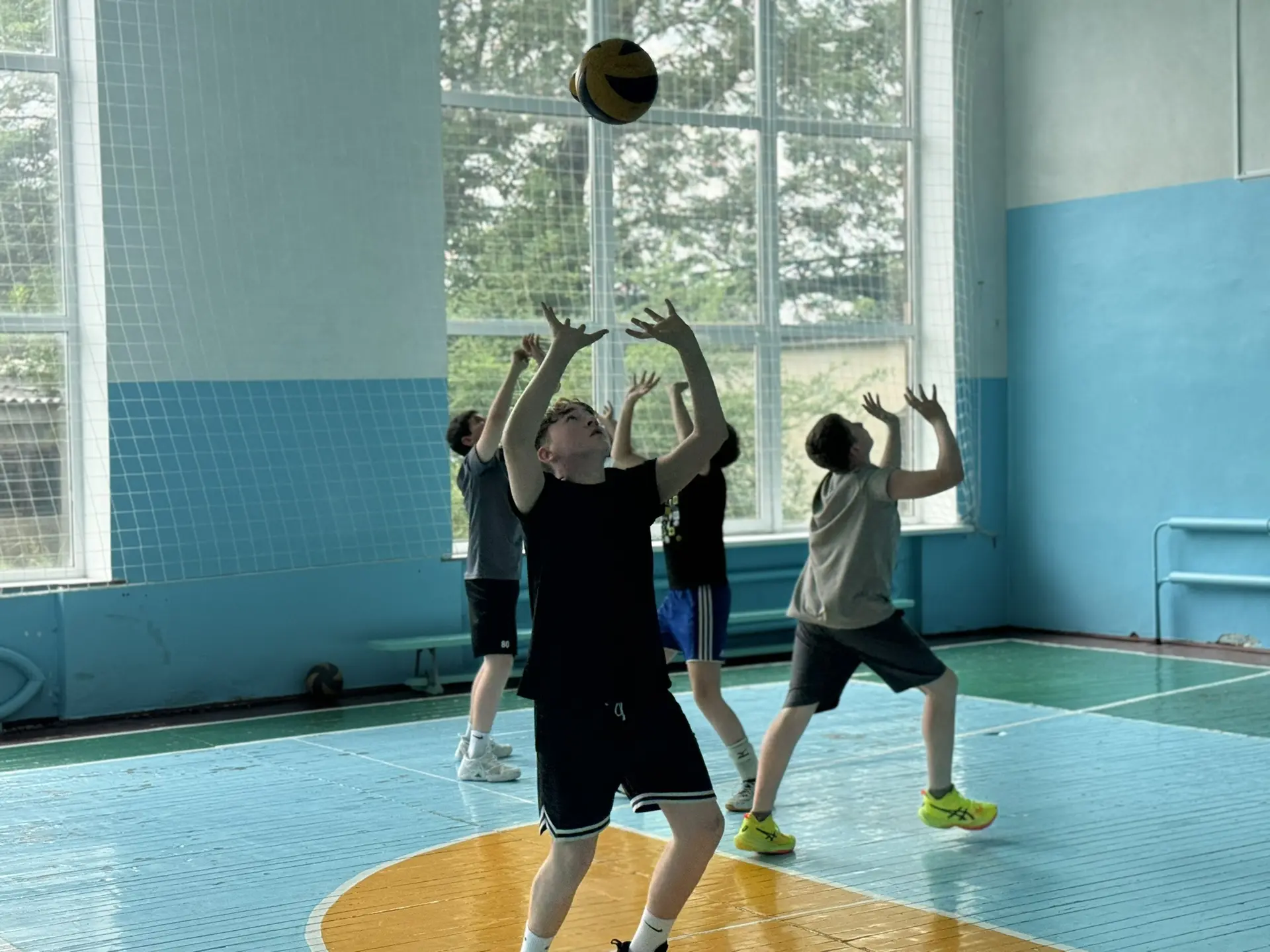 Волейболисты  под руководством тренера - преподавателя Головина В.П. завершили  промежу...