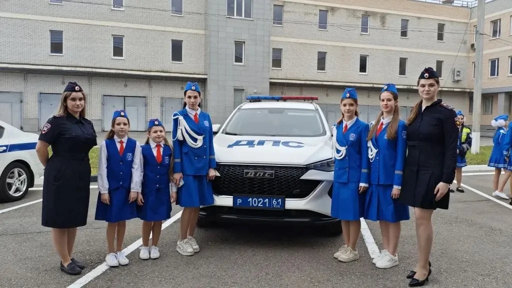 Поздравляем отряд «Зеленый свет»  юных инспекторов движения Рассветовской СОШ, занявших 3 место в об