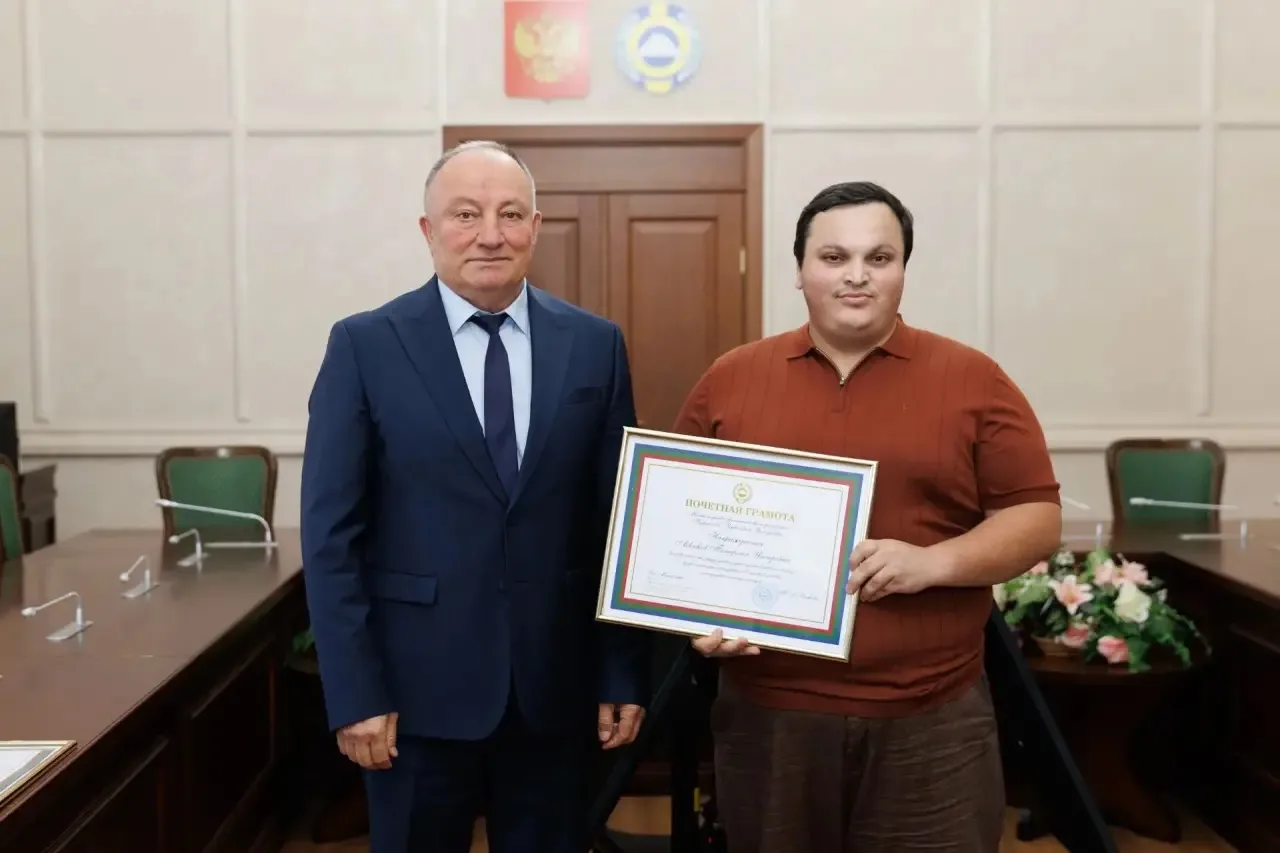В Доме Правительства КЧР прошло торжественное собрание, приуроченное к профессиональному празднику –