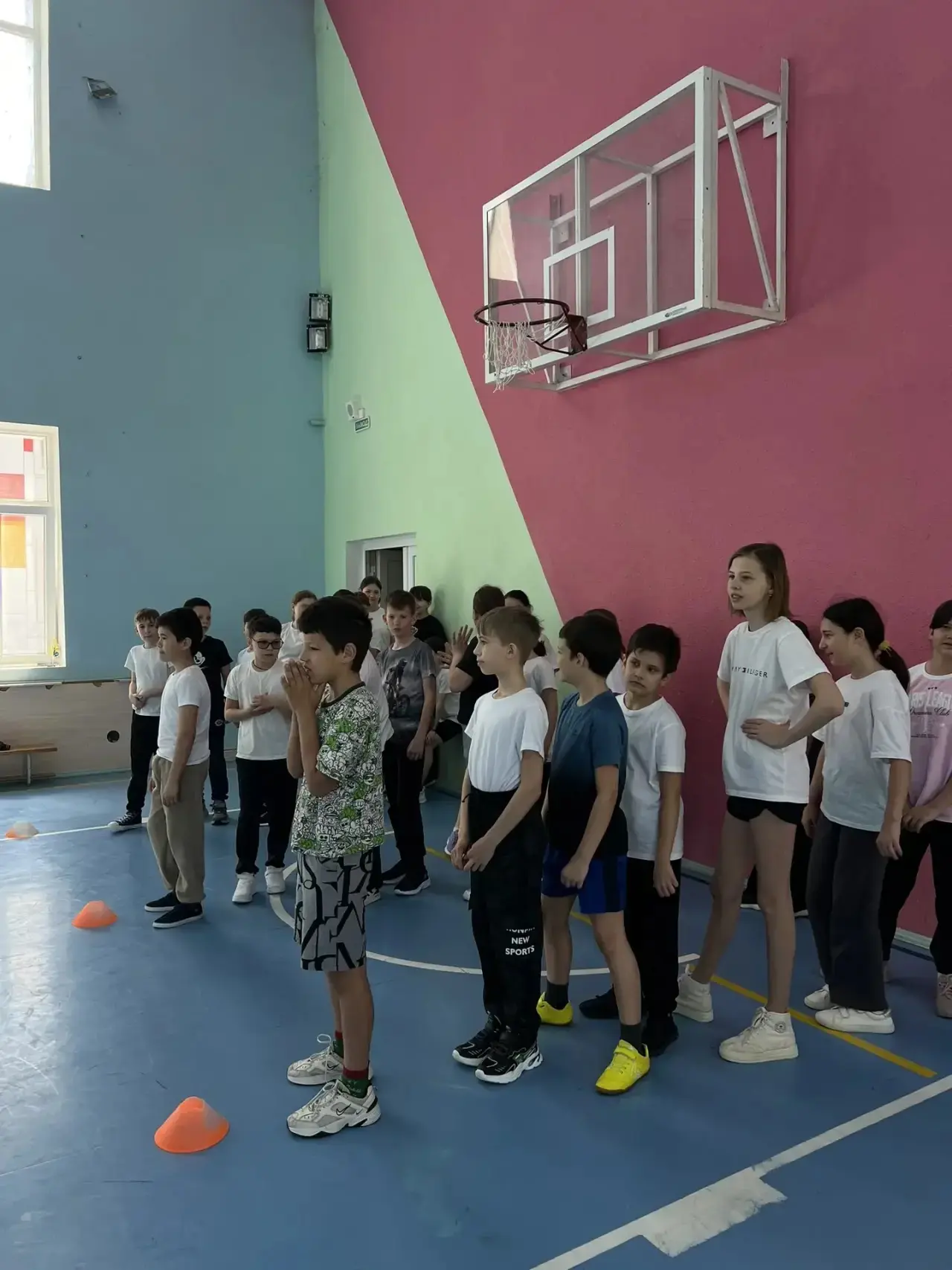 🌸 На весенних каникулах в МБОУ СОШ №3 для учеников 4-х классов прошли спортивные соревнования «Весёл