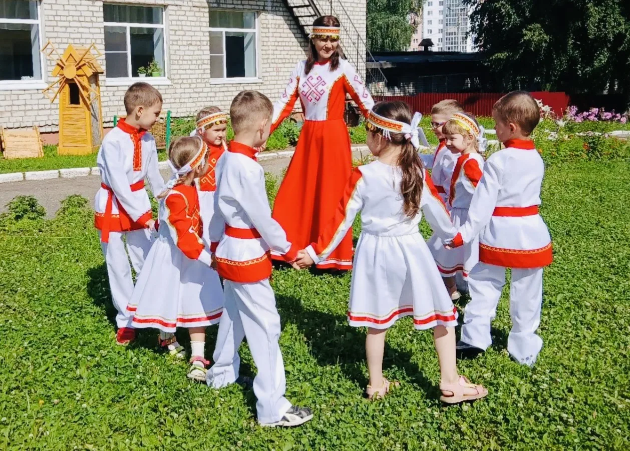 Игра для детей дошкольного возраста - это целая жизнь! В ней дети живут, развиваются и учатся. Особо