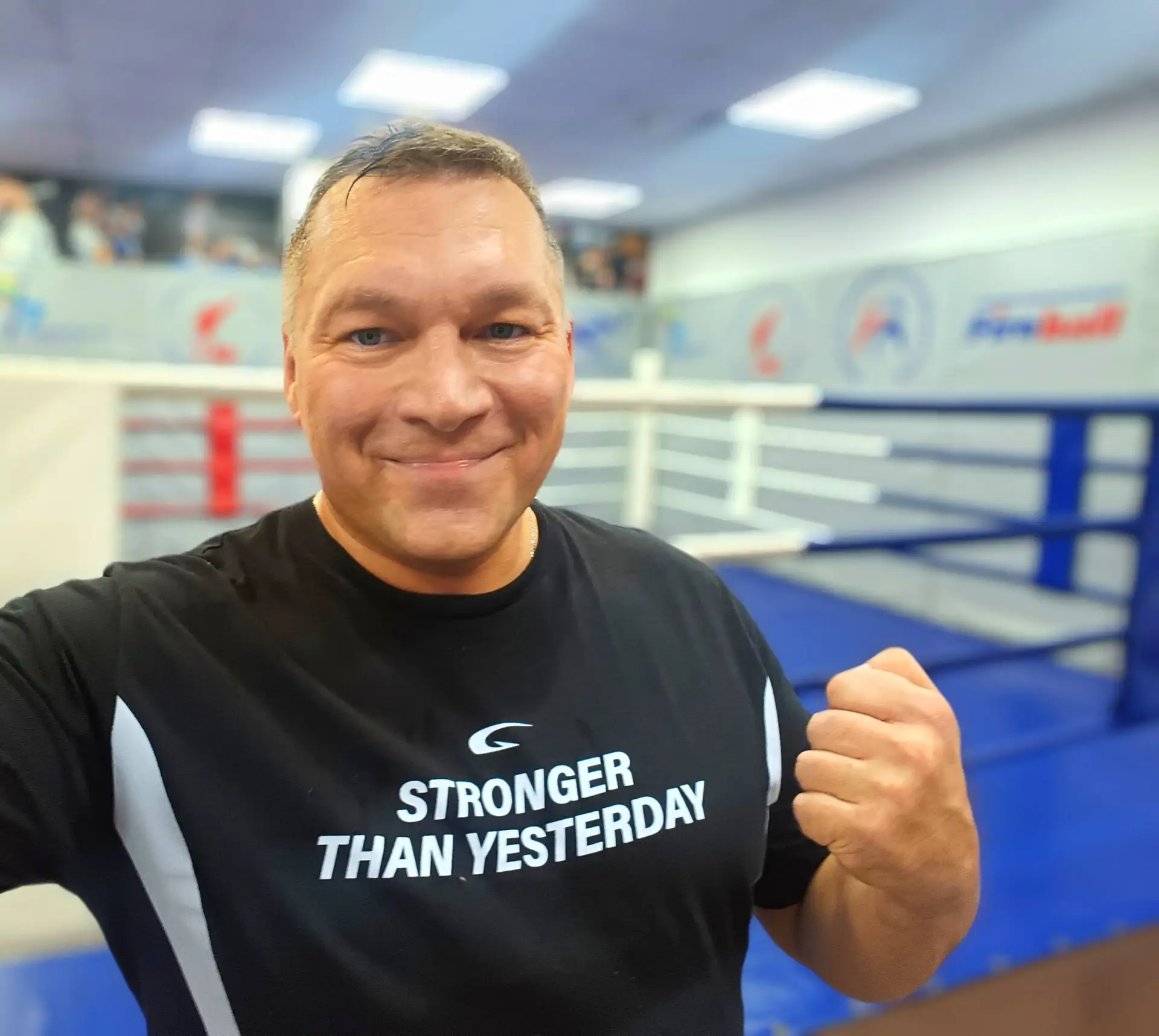 🥊 Лучший будильник — это цель, ради которой ты выходишь на тренировку.

Утренняя тренировка по бокс