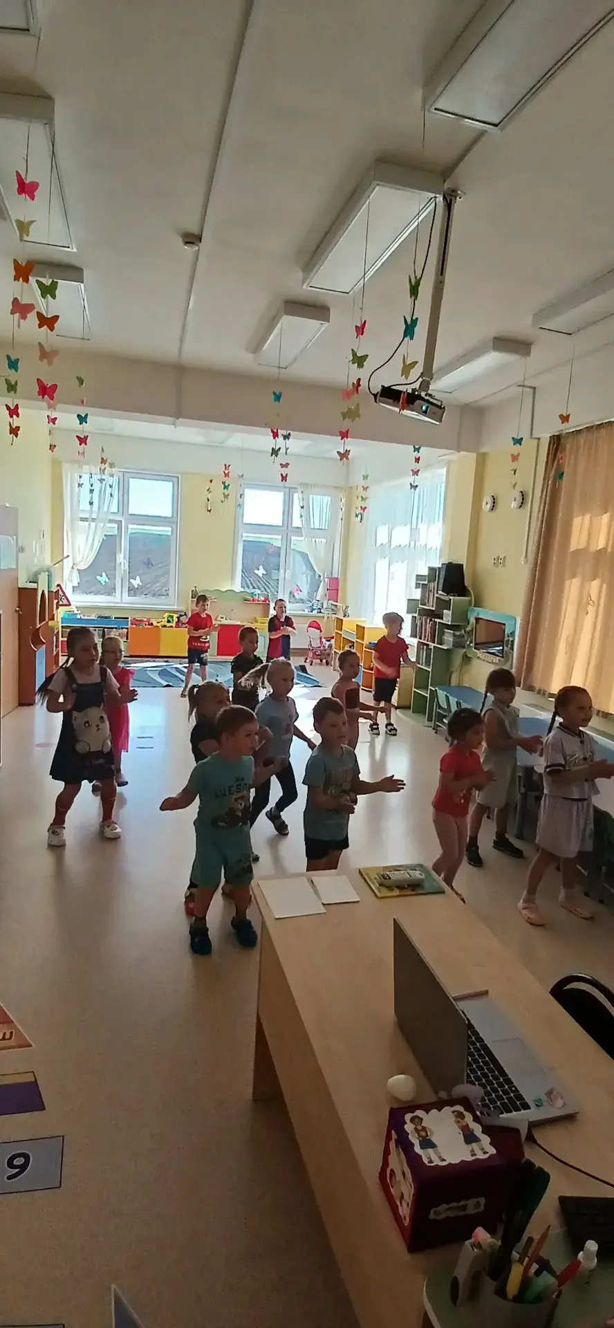 "Веселая дискотека"💥💥💥
Музыкально-ритмические движения — естественная потребность ребёнка.💥💥💥
