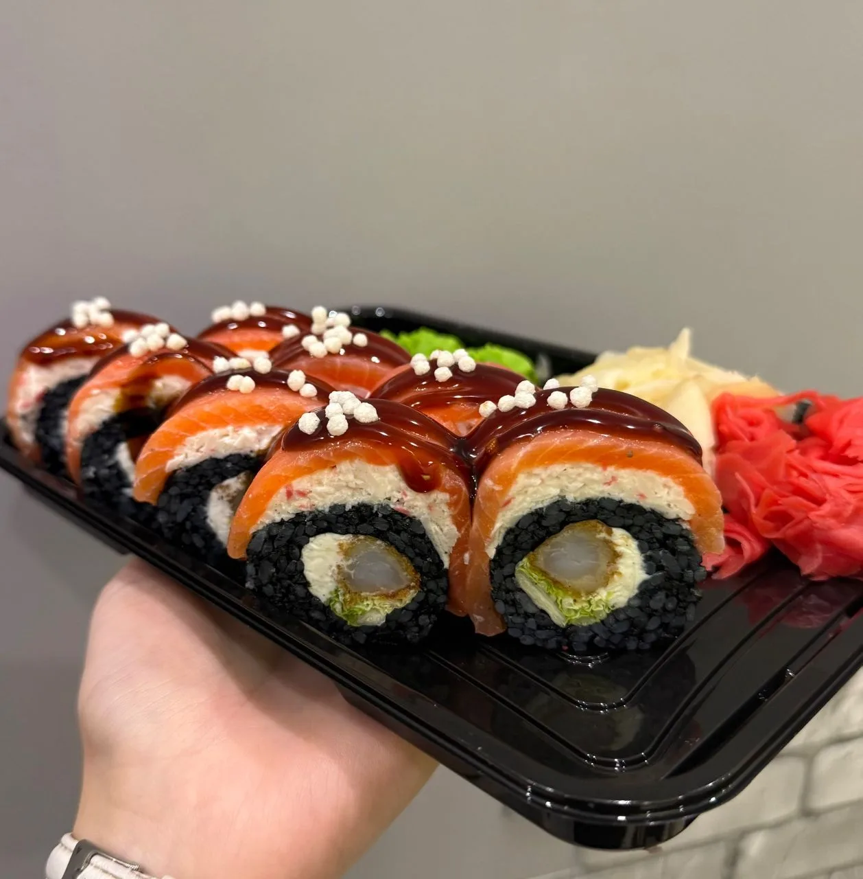Вам просто стоит это попробовать😋Эксклюзивные роллы премиального уровня в Rolls-rolls, которых нет н