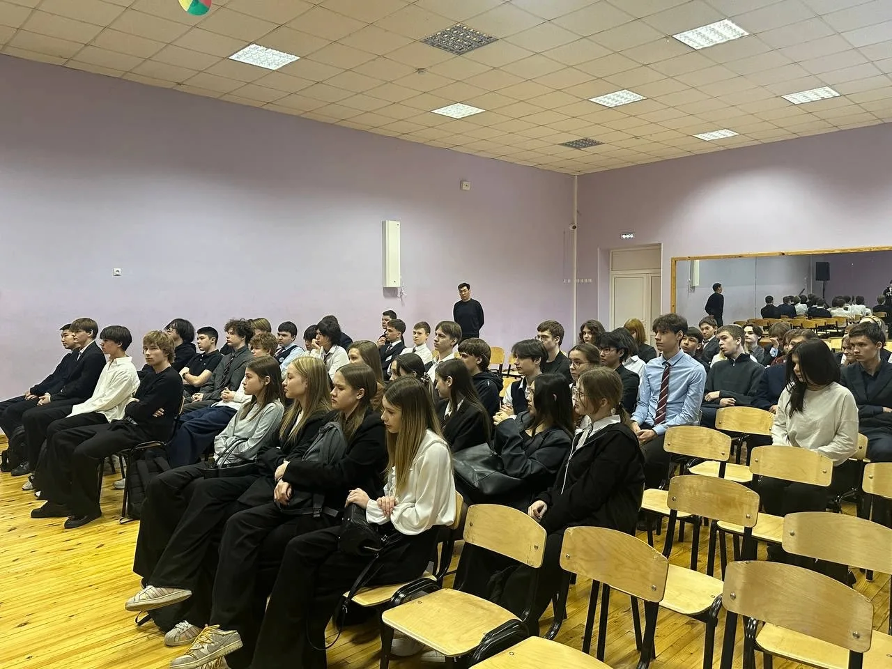 16 февраля в гостях у 10-х классов побывали представители Министерства цифрового развития и связи Ир