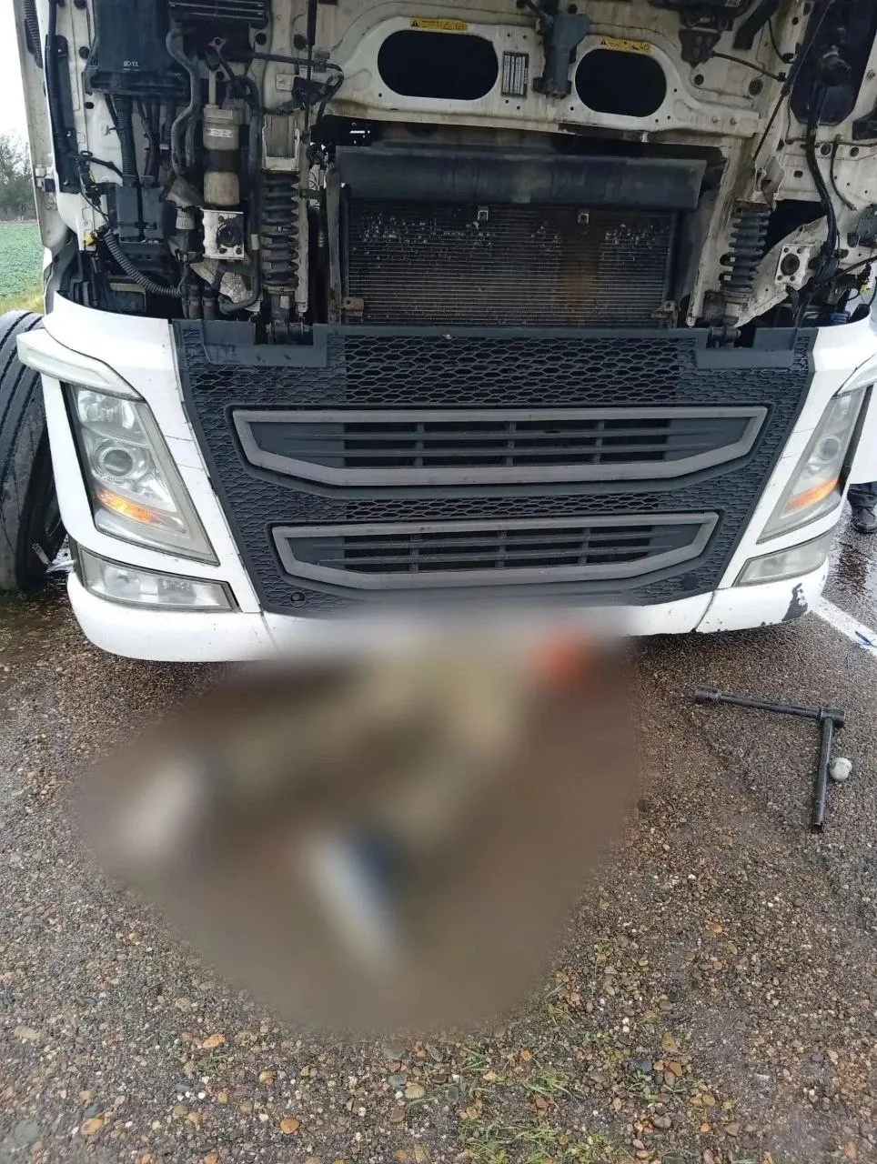 ⚠️ Фура насмерть придавила водителя при замене колеса в Кавказском районе