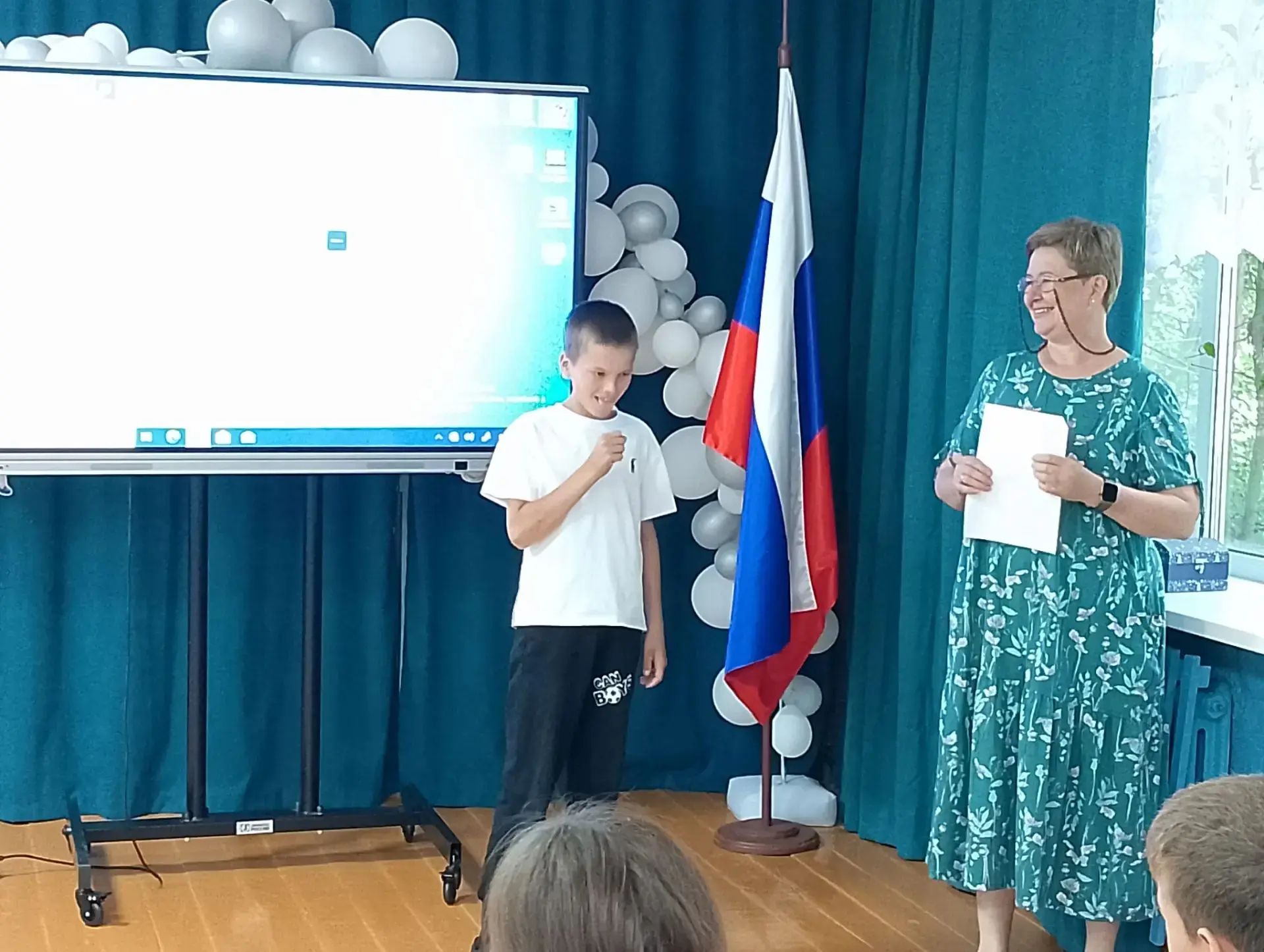 «День театра и сказок» в нашем лагере  начался с минутки безопасности «Берегите глаза». Ребята позна