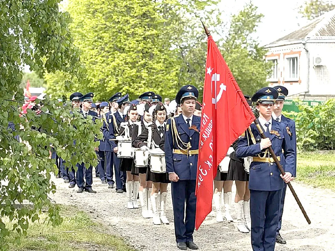 ТВОРЧЕСКИЕ КОЛЛЕКТИВЫ ГУЛЬКЕВИЧСКОГО РАЙОНА ПОЗДРАВИЛИ ВЕТЕРАНОВ С ДНЁМ ПОБЕДЫ!   В преддверии велик