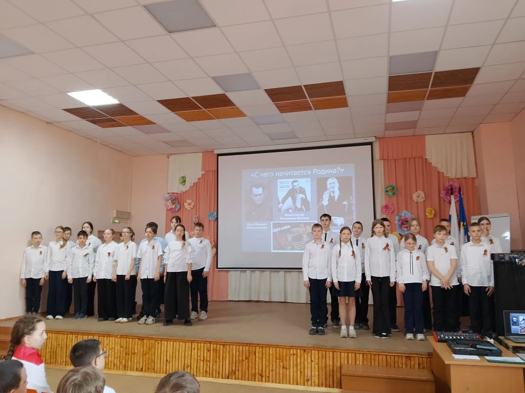 Шестиклассники в проекте Песни Великого Подвига рассказывали об известных песнях, вошедших в кинофил