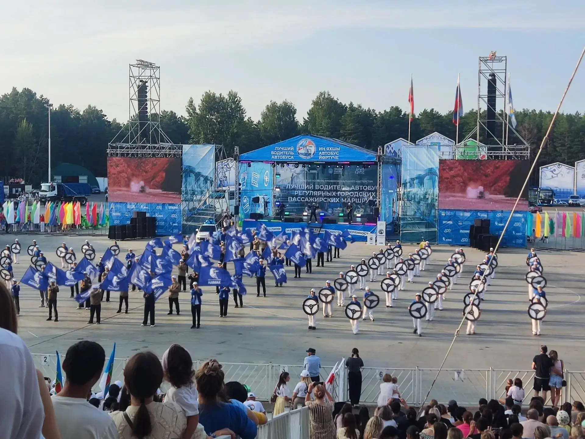 ОТЛИЧНОЕ НАЧАЛО ДНЯ!🚌☀️

🤩Наша команда заглянула на открытие международного конкурса водителей авт