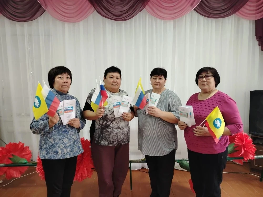 Дорогие  социальные работники!!!!
Сердечно поздравляем с профессиональным праздником всех, кто труди