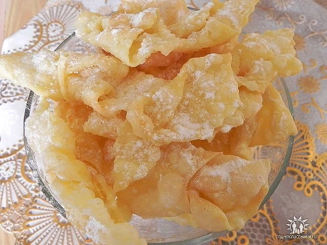 "Кош теле"

5 йомырка сарысы һәм 1 йомыркага ярты балкашыктан азрак тоз, 1 балкашыкка якын шикәр ком