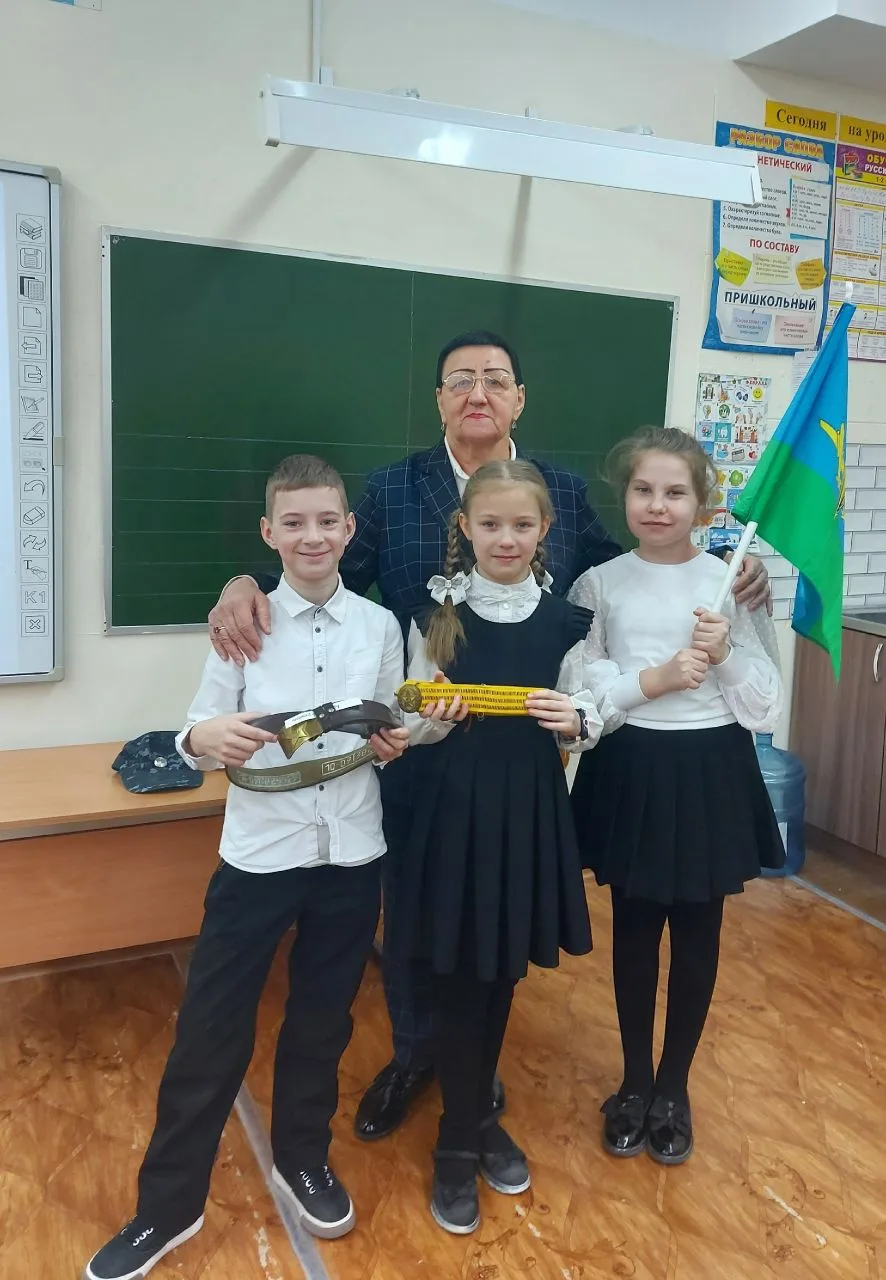 В преддверии праздника 23 февраля во 2е классе прошло мероприятие  «Богатырская наша сила» под руков