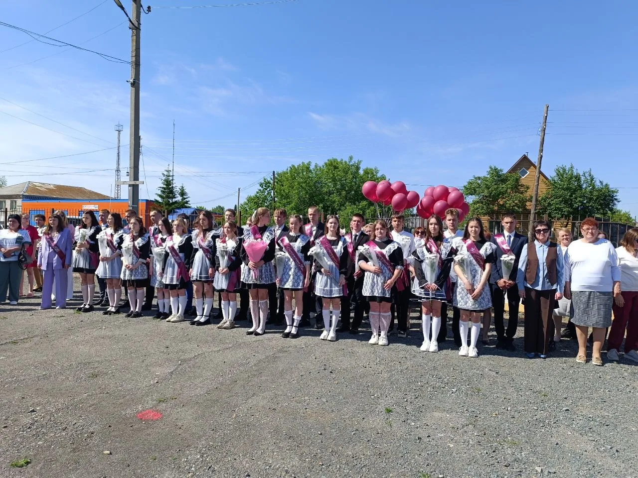 🎉ПОСЛЕДНИЙ ЗВОНОК 2026 🎉

Праздник последнего звонка особенно волнителен. Для выпускников он стал 