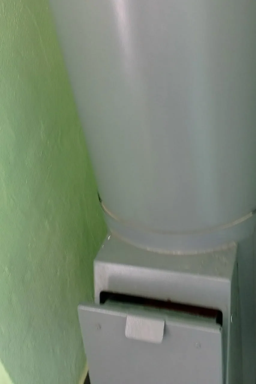 🗑 На Новокосинской, 38к1, 1-й подъезд, говорят, вторую неделю забит мусоропровод, прос...