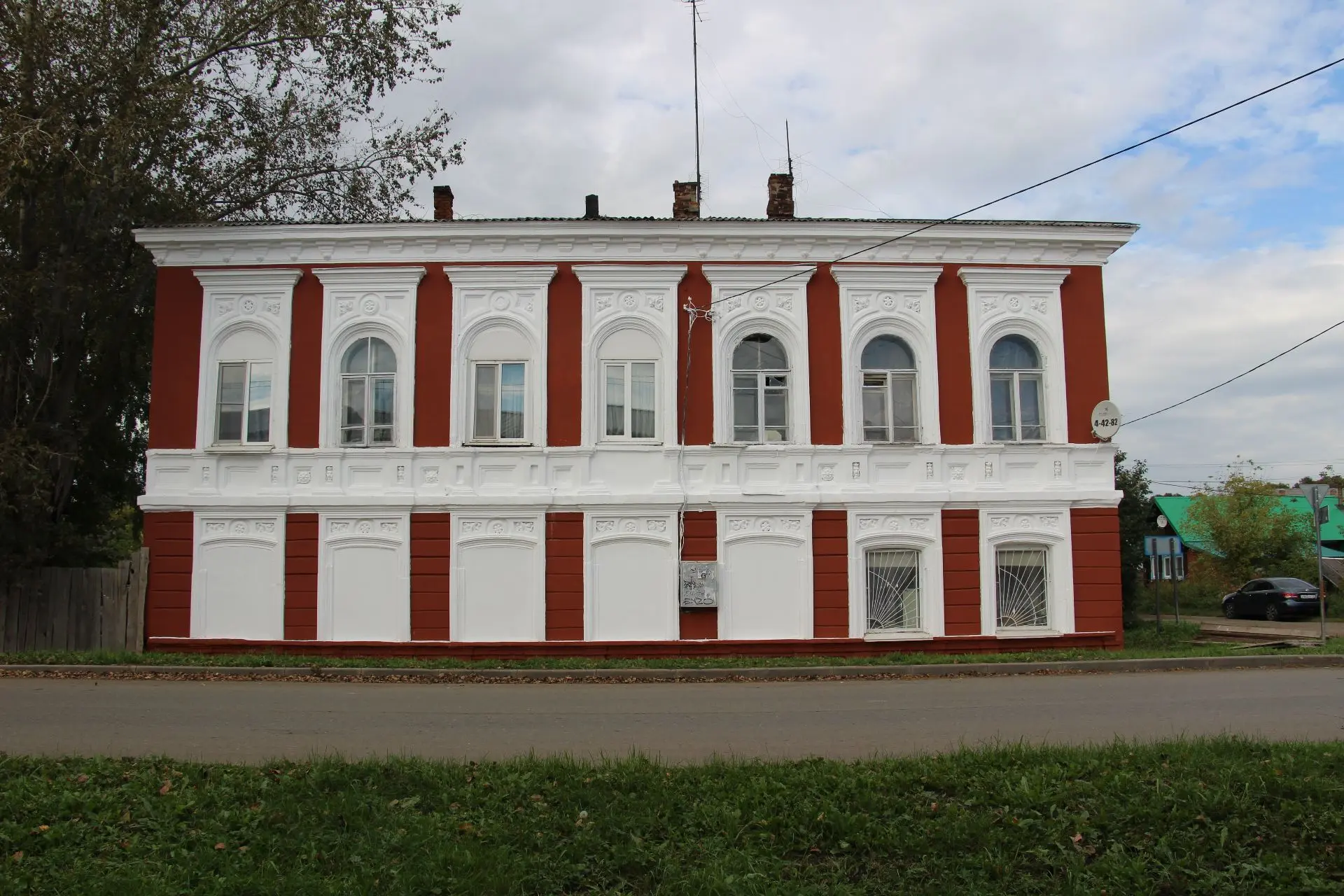 ДОМАМ НА УЛИЦЕ ТРУДА ВОЗВРАЩАЮТ ИСТОРИЧЕСКИЙ ОБЛИК