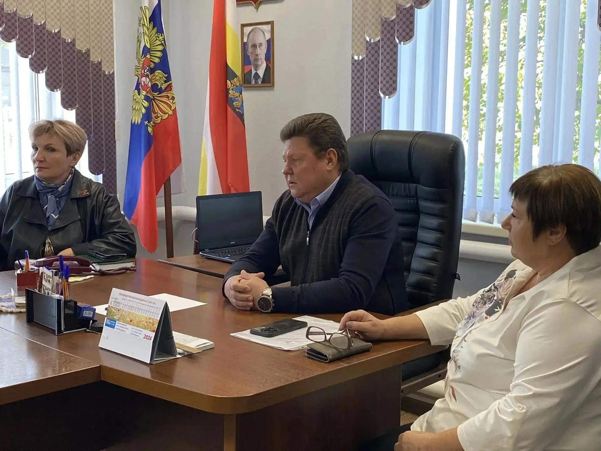 Сегодня министр цифрового развития и связи Курской области Сергей Кожевников с рабочим ...