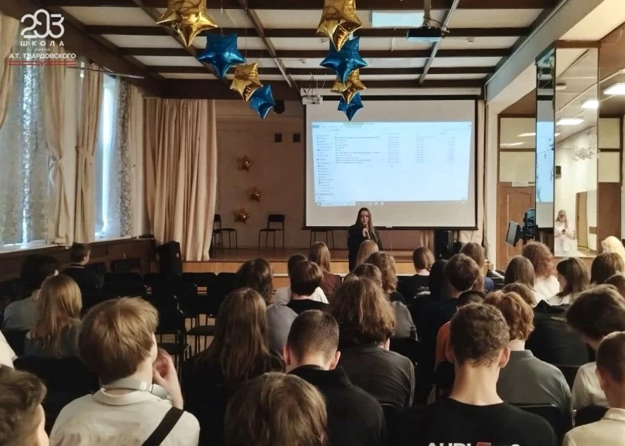 УСТУПИ ДОРОГУ ПОЕЗДАМ, И НЕ ТОЛЬКО  🌸С приближением летних каникул в нашей школе вновь дан старт про