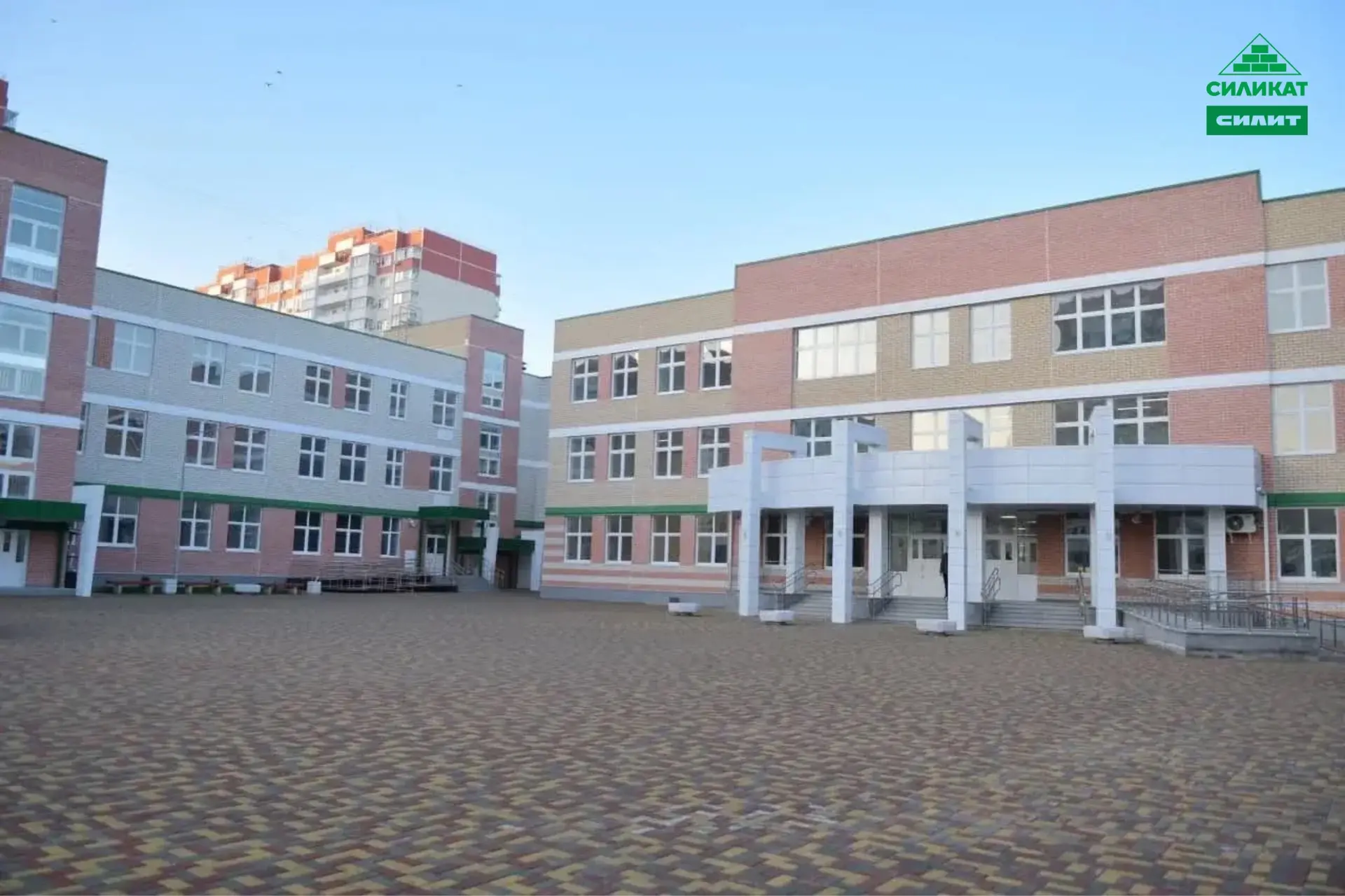 🏫 Есть здания, к которым мы привыкли настолько, что почти перестаём их замечать.