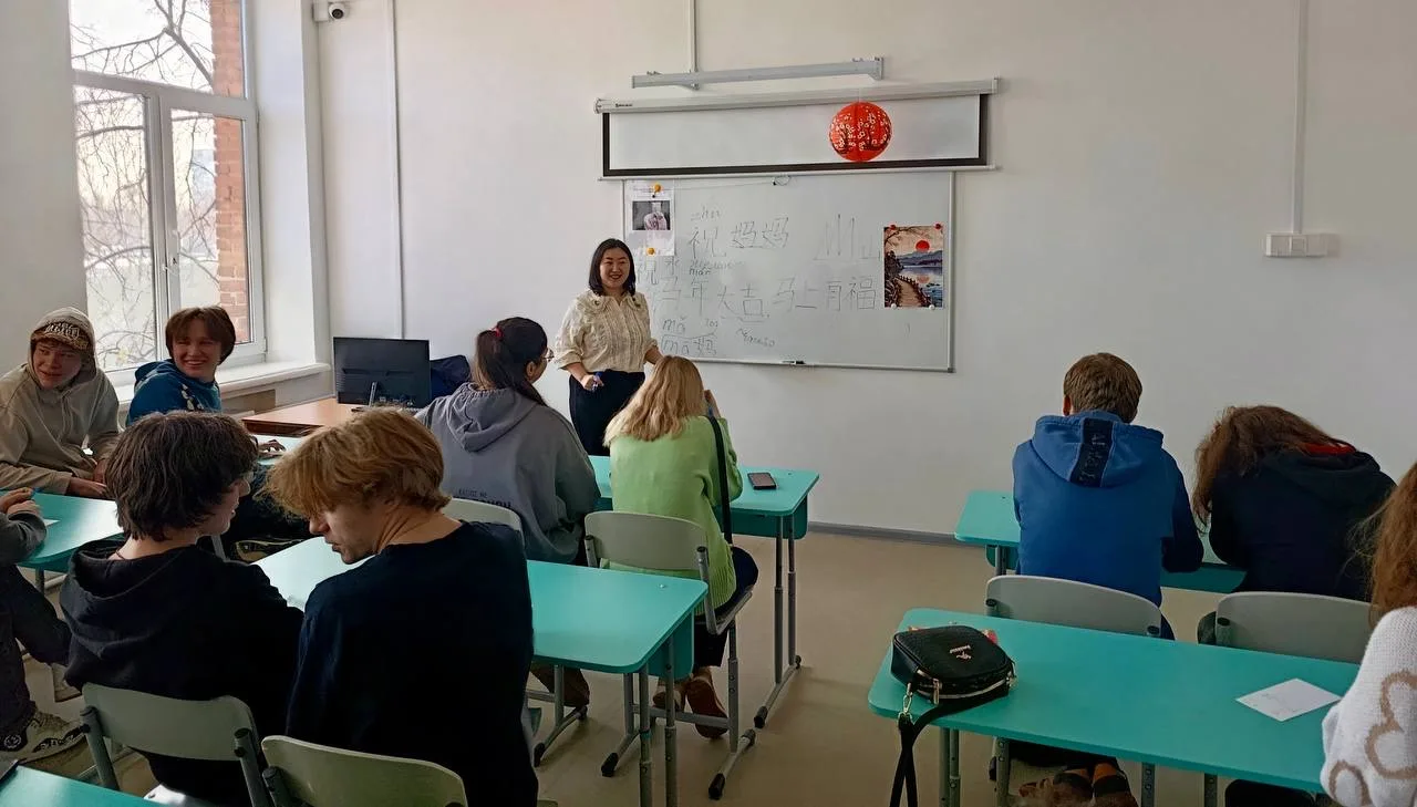 🚀 Каникулы в Мире 2065: Экватор пройден, полет отличный!  🤩 Наши каникулы в самом разгаре! Первая по