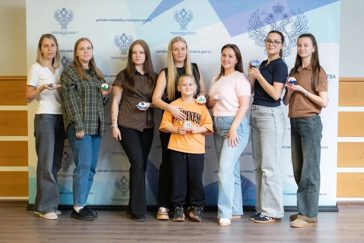 В преддверии празднования 431-летия  г. Салехарда Административно-финансовый отдел вмес...