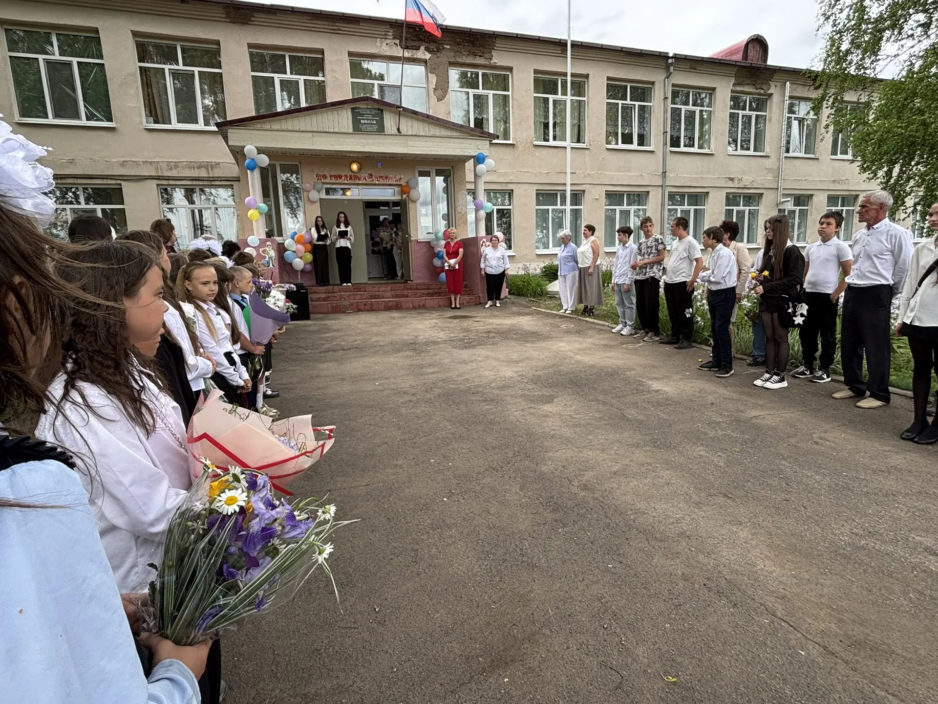 🔔26 мая прошла традиционная линейка, посвящённая окончанию учебного года.