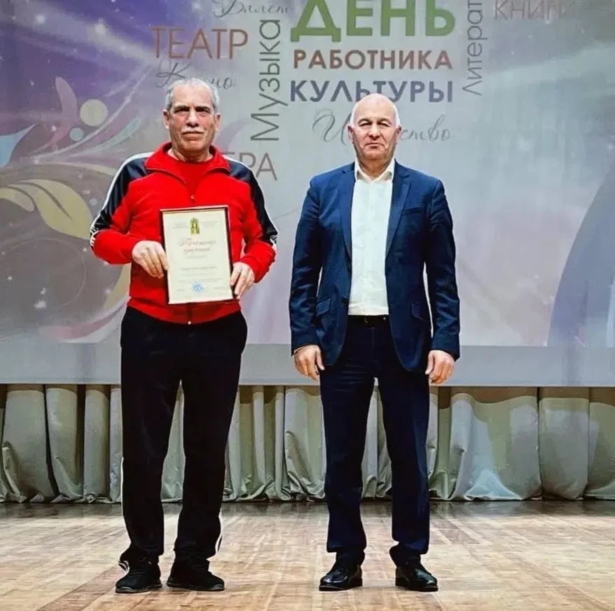 🎉 От всей души поздравляем с днём рождения Руслана Тлехуча — звукооператора Центра народной культур