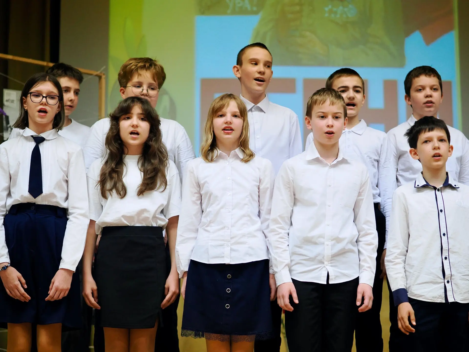 ПЕСНИ ВОЕННЫХ ЛЕТ (Часть 3)  🙌 Все дни на этой неделе в каждом корпусе «Глории» были наполнены празд