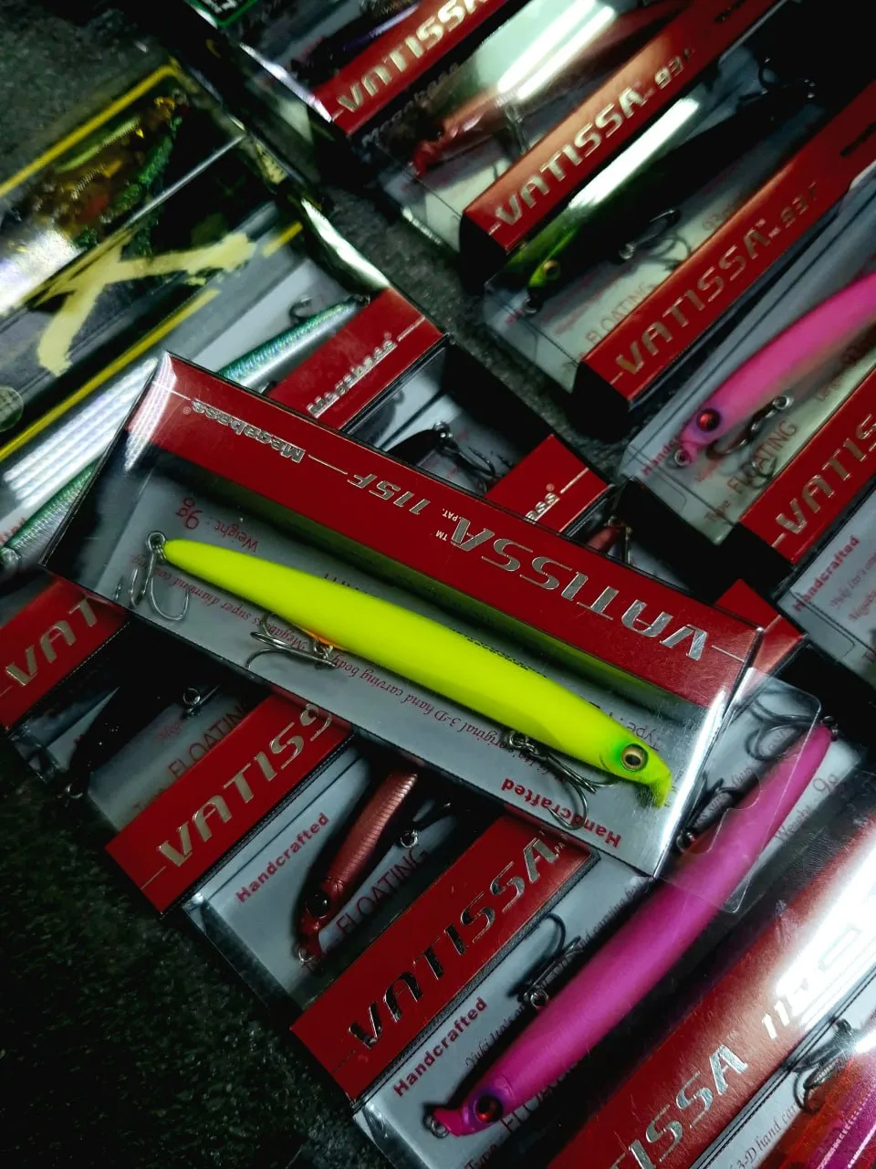 Megabass Vatissa 115F — плавающий воблер класса minnow, разработанный для ловли осторожного и пассив