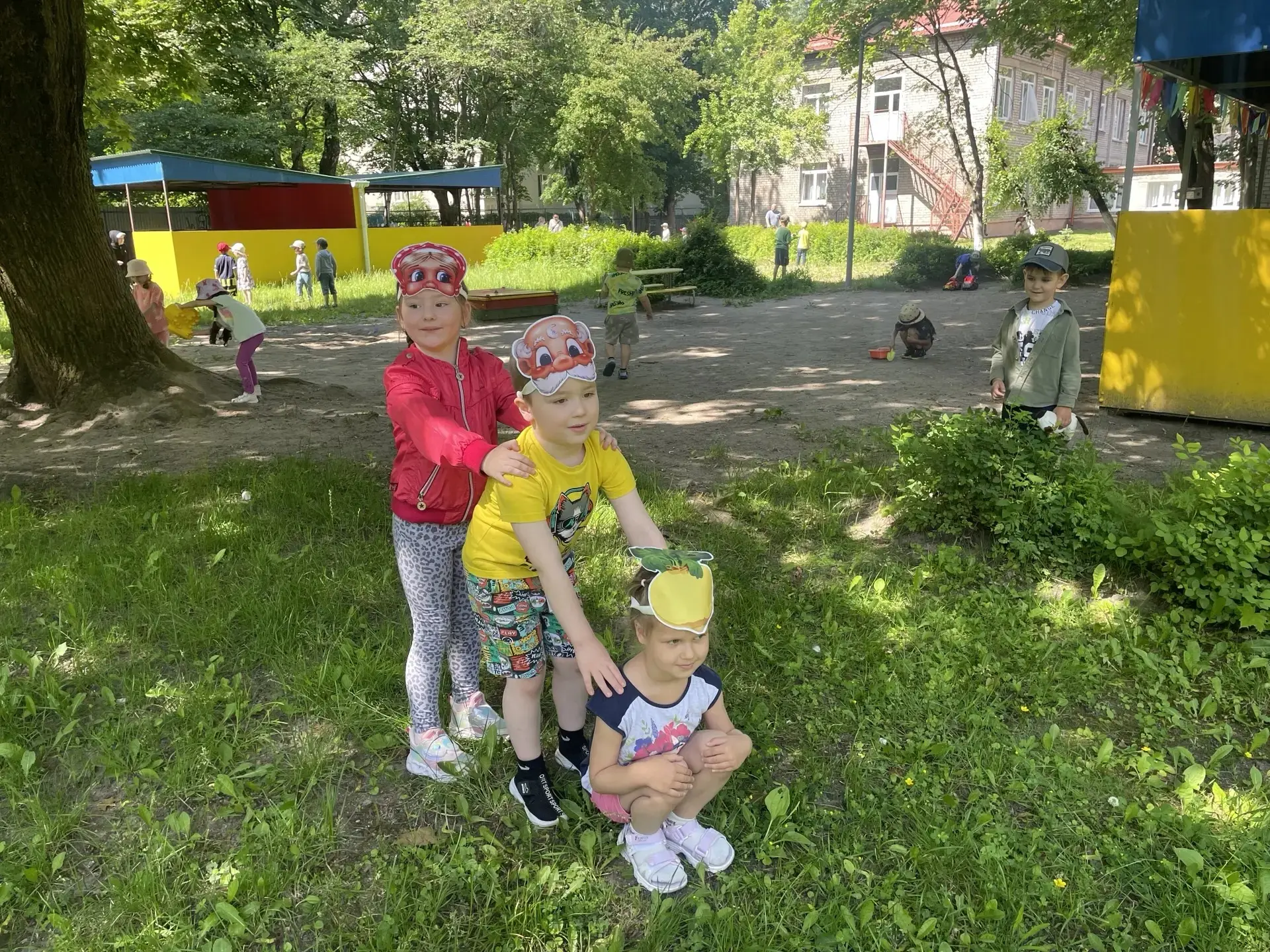Маленькие актёры с большими амбициями: как в нашем детском саду оживают сказки 🎭

За кулисами детск