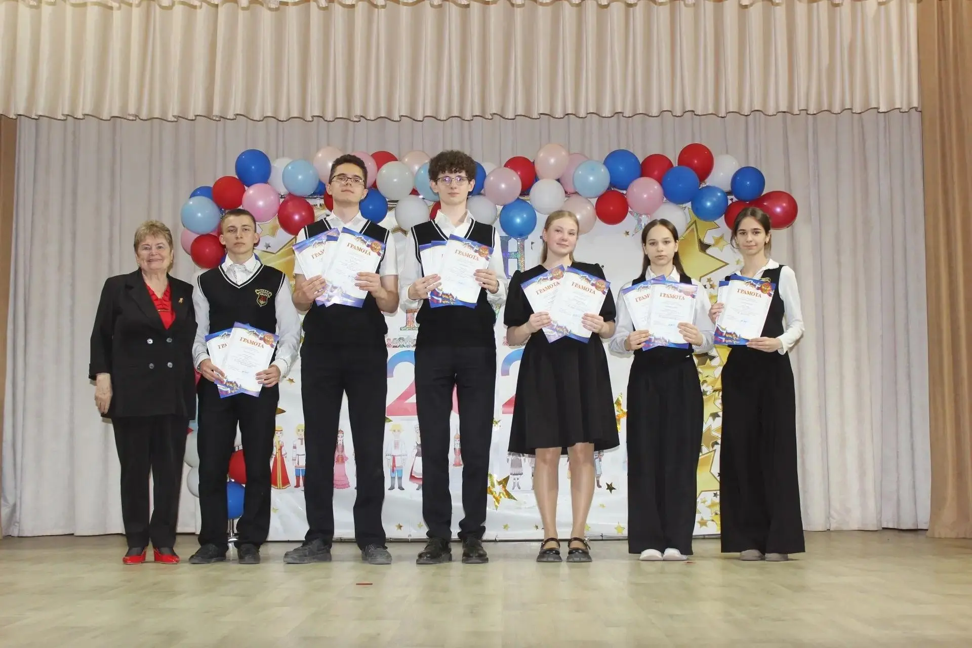 🎉 ДЕНЬ ТРИУМФА В ШКОЛЕ №23! 🏆 16 апреля в нашей школе прошла торжественная церемония чествования поб