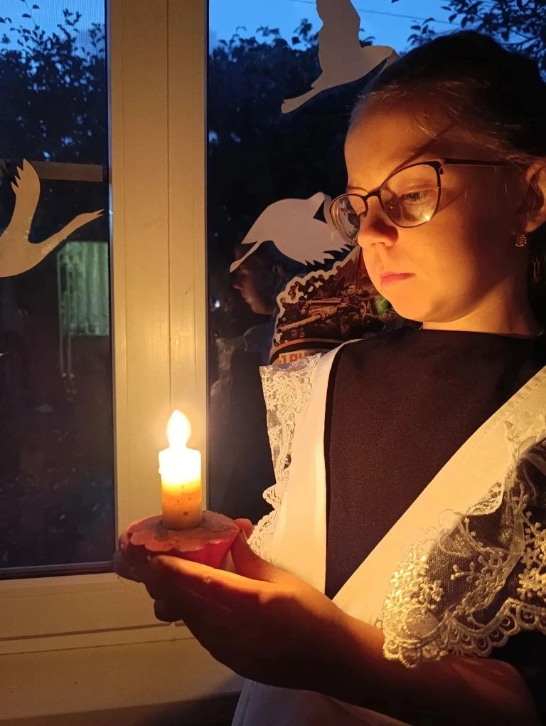🕯️🕊️ СВЕЧА ПАМЯТИ — СВЕТ НАШИХ СЕРДЕЦ 🕊️🕯️

Учащиеся 1«А» 🌟📚 и 3«Б» ⭐📚 классов присоединились