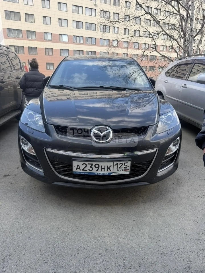 ❗️Неизвестный столкнулся с Mazda CX-7 и скрылся с места ДТП в Южно-Сахалинске  Госавтоинспекция прод