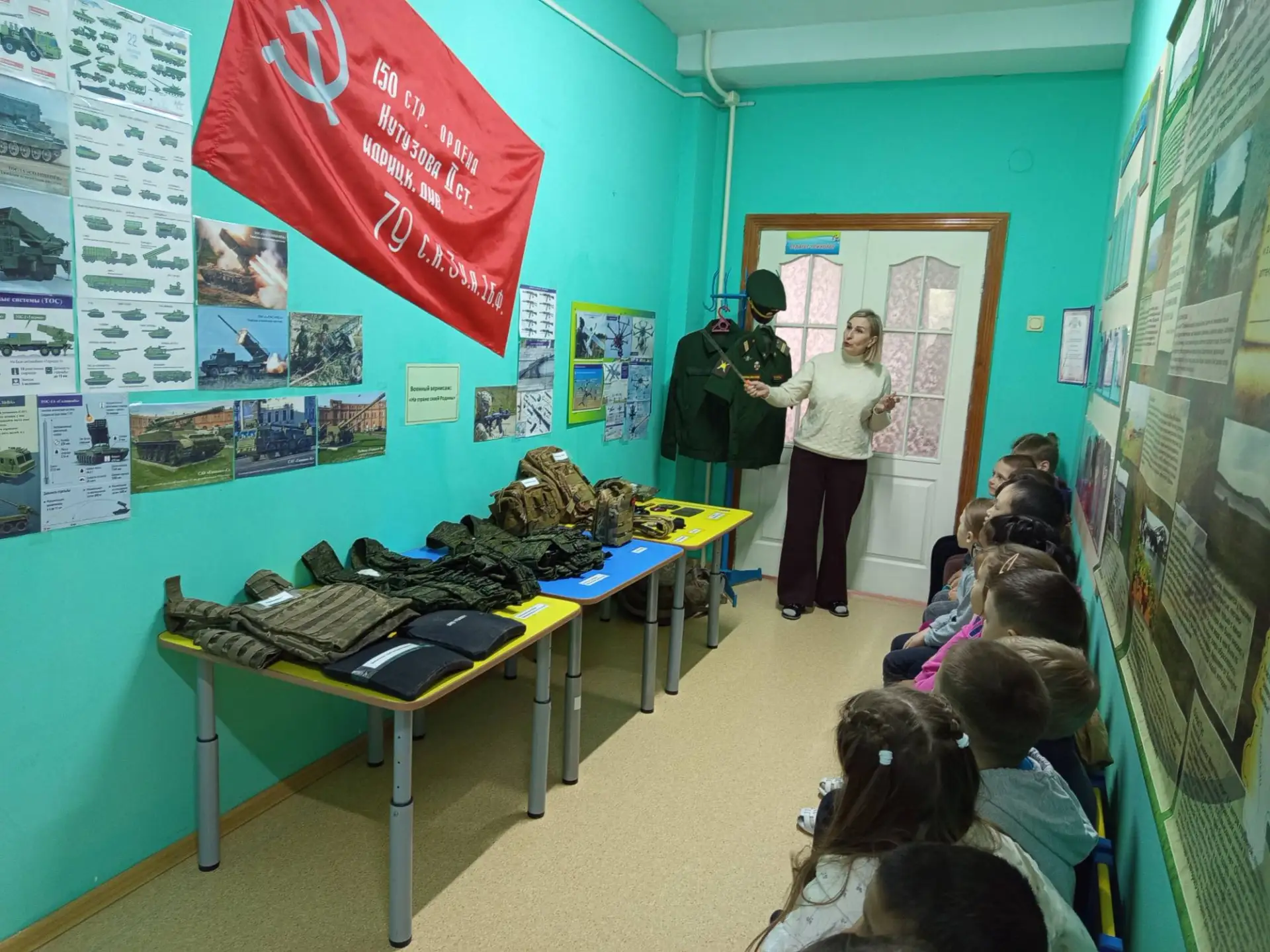 🇷🇺🇷🇺🇷🇺Друзья! Детский сад «Светлячок» радушно распахнул для нас двери и пригласил...