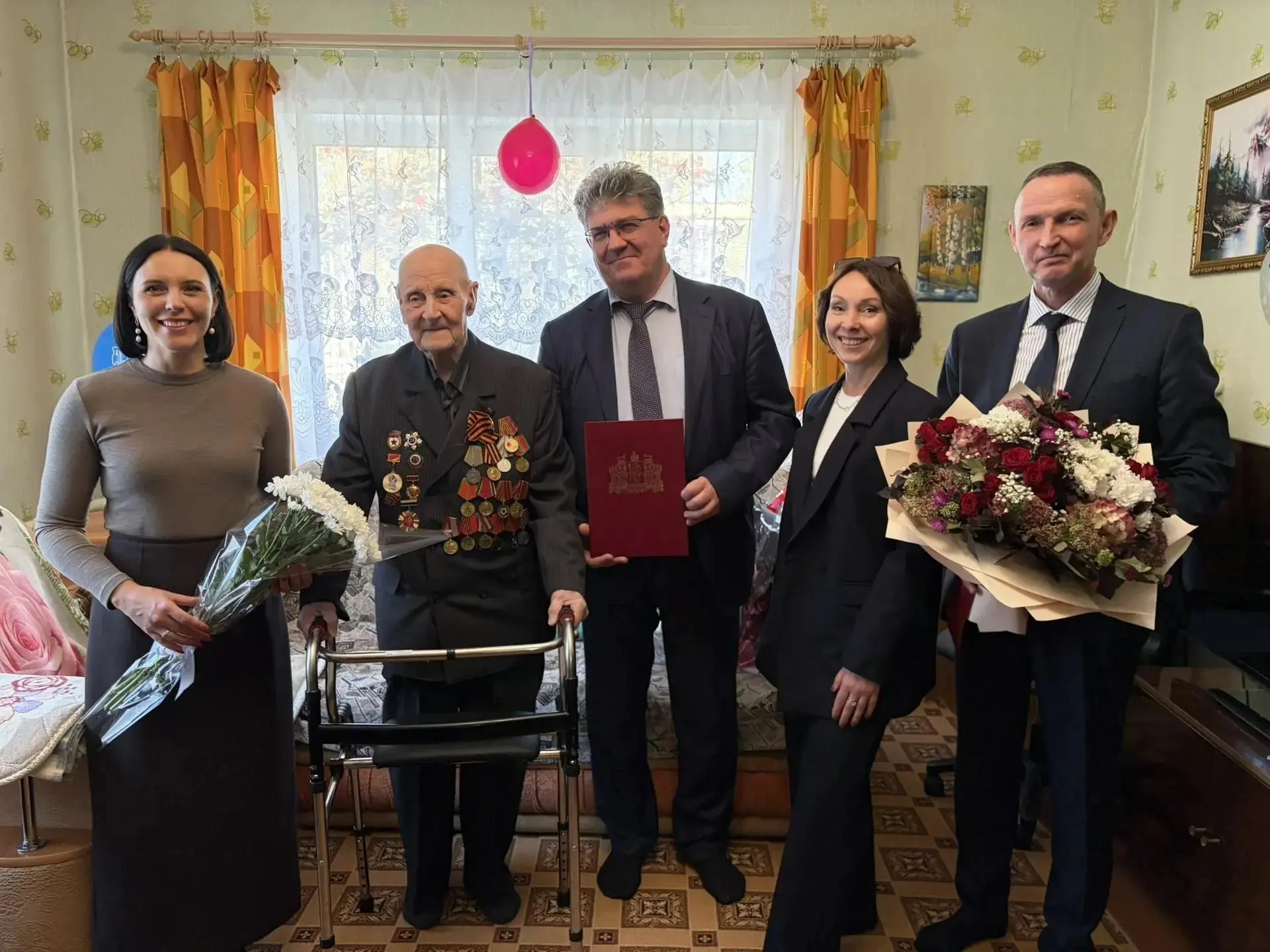 🇷🇺 Участник Великой Отечественной войны из Богдановича отмечает 100-летний юбилей