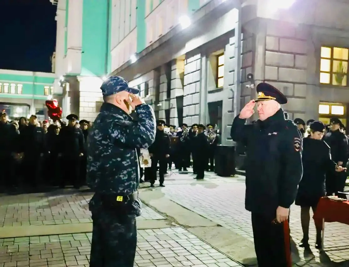Сводный отряд полиции ГУ МВД России по Новосибирской области вернулся из командировки из Республики 
