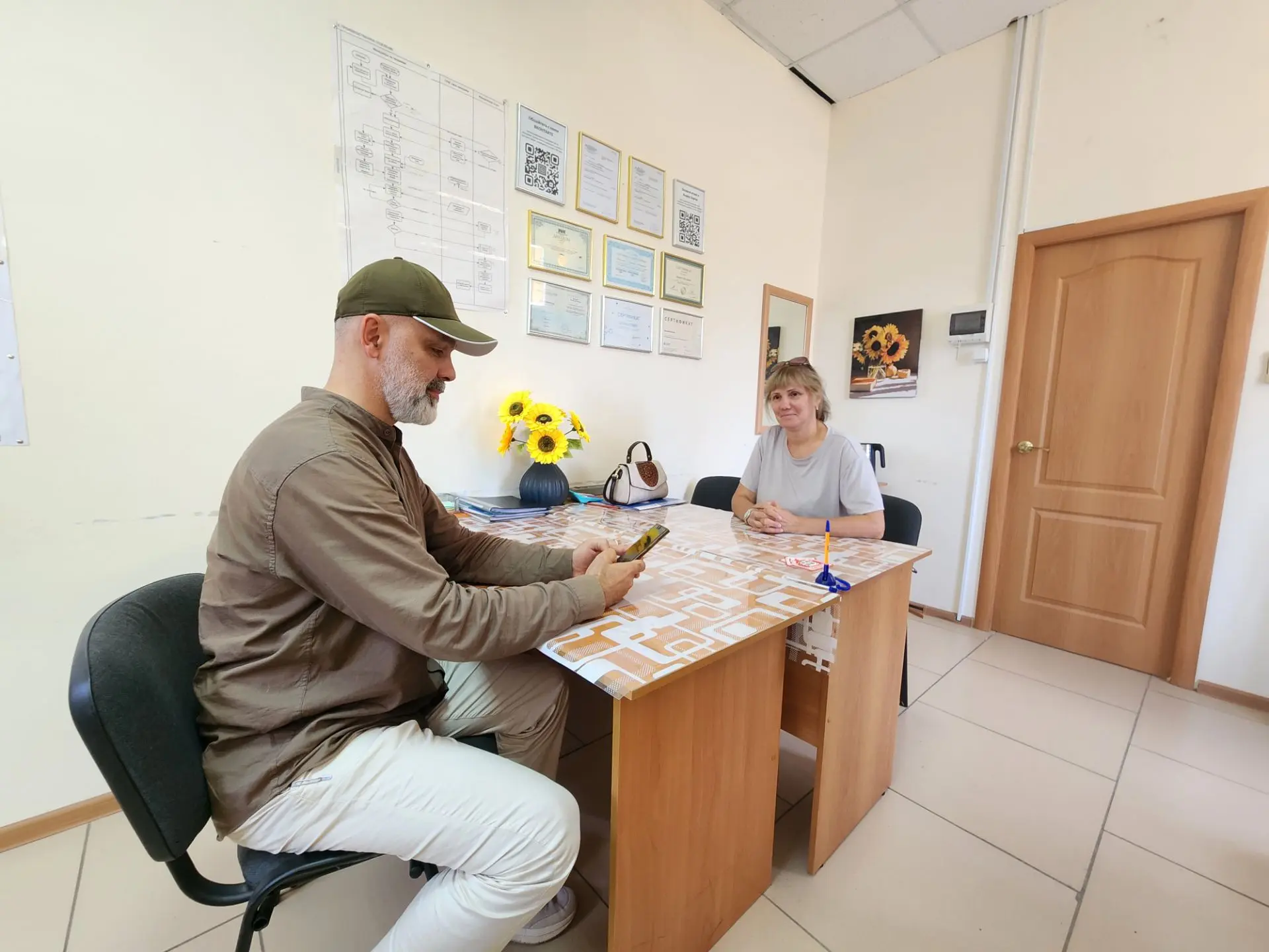 Мы начинаем помогать соотечественникам возвращаться в Россию из-за границы.