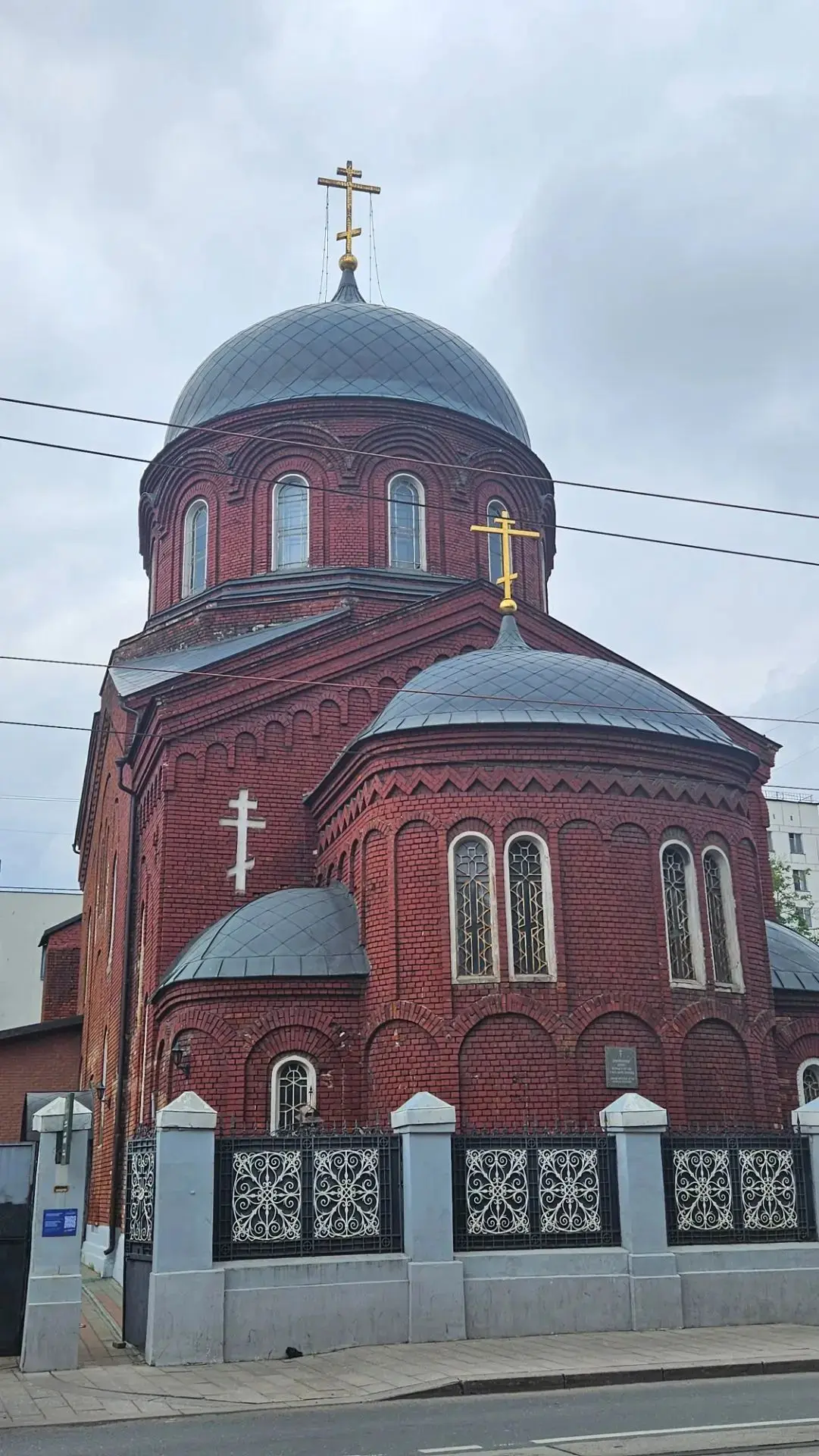 Главное спасительное дело - послужи ближним во спасение, любя их, как чад Божиих, проща...