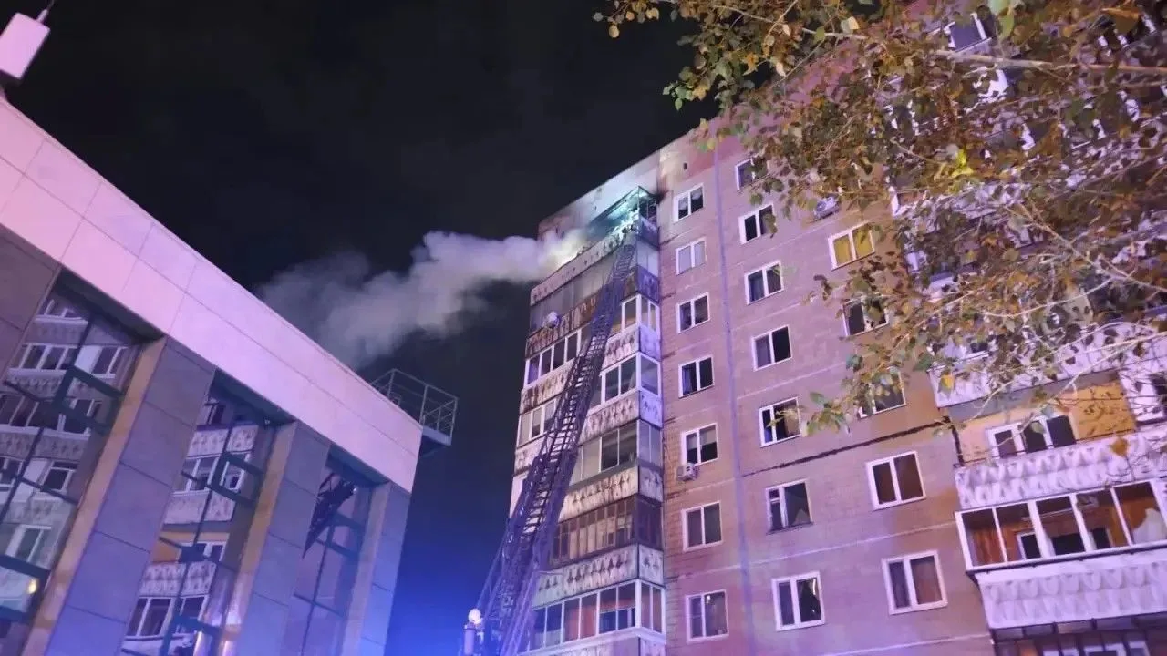 Жуткое зрелище. Вечером 6 сентября на Репина, 88 сгорела квартира.
