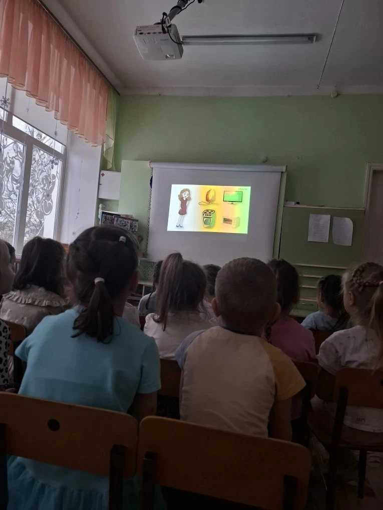 Обучение детей дошкольного возраста правилам безопасного поведения в наше время очень в...