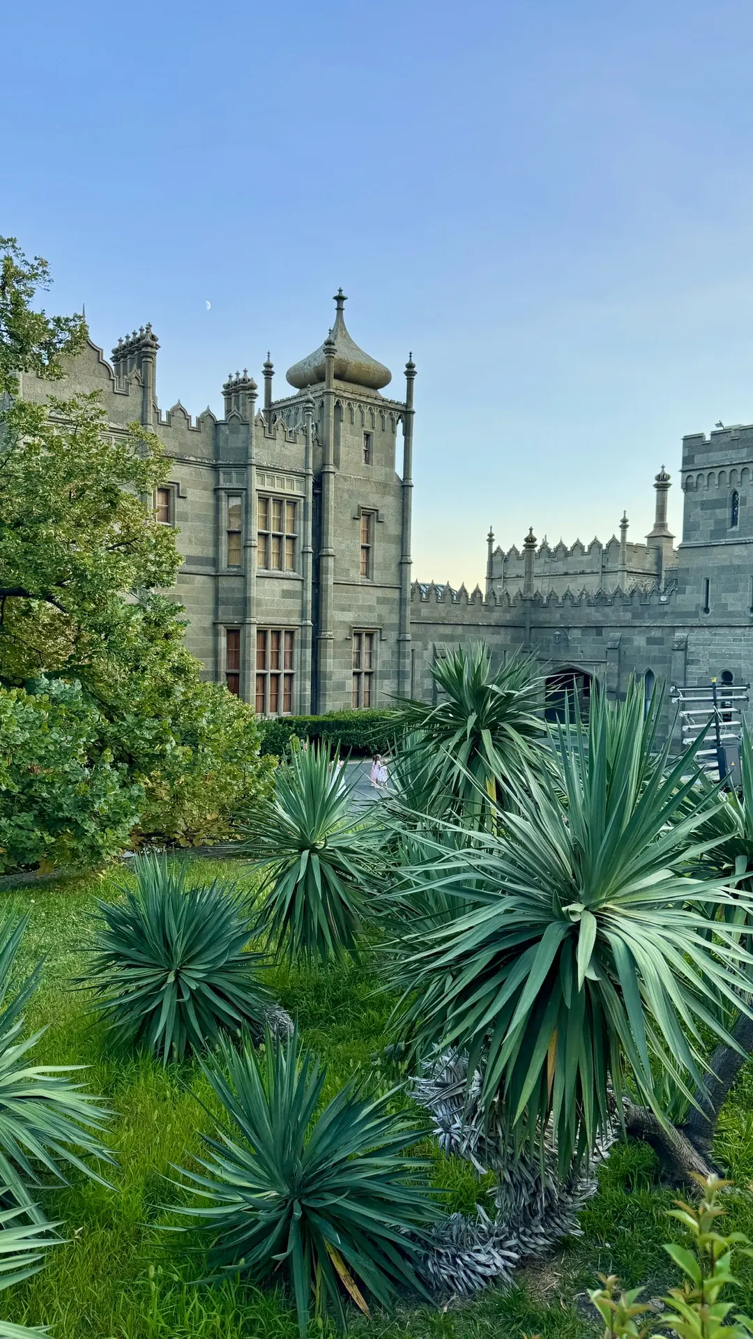 Вечерний Воронцовский дворец в Алупке 🏰
