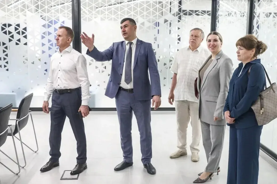 🔬В гостях у ТУСУРа побывал сенатор РФ от Томской области Владимир Кравченко