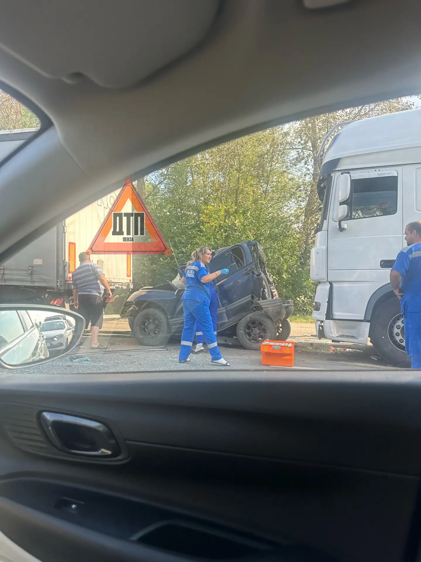 Фуры зажали внедорожник под Чемодановкой
