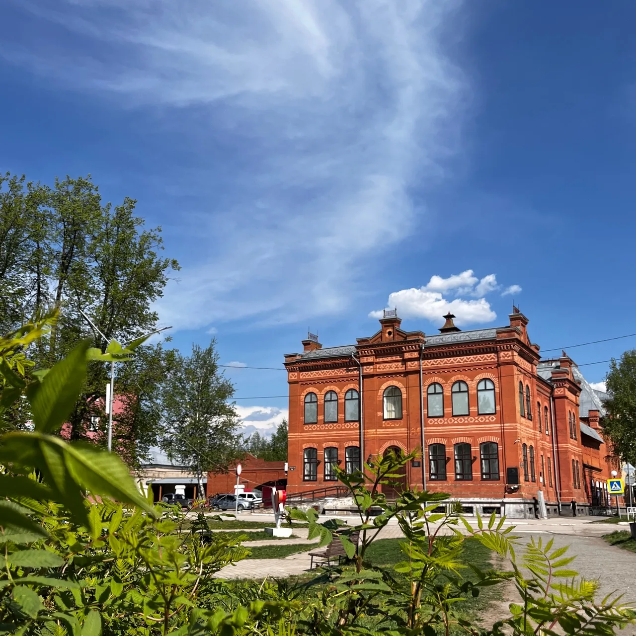 ☀️ На улице по-южному знойно, а у нас в театре пока держится прохлада - радуемся!