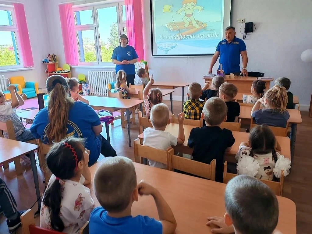 В нашем детском саду состоялась встреча воспитанников с представителями ВПСО "Сова" с целью знакомст