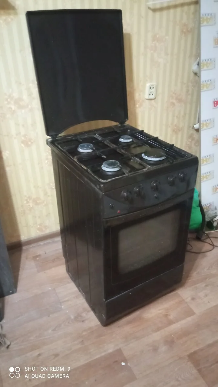 Продам газовую плиту ы хорошем рабочем состоянии.( Горение.)