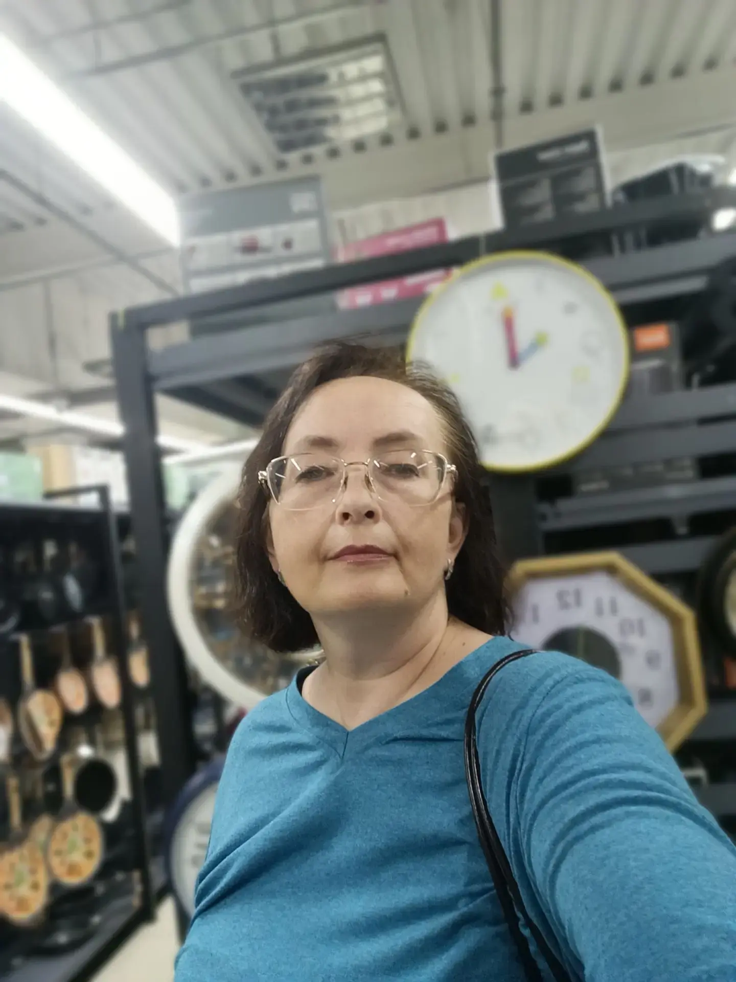 Иногда даже понимаешь, что происходит, и знаешь, что так больше не хочется. Догадываешь...
