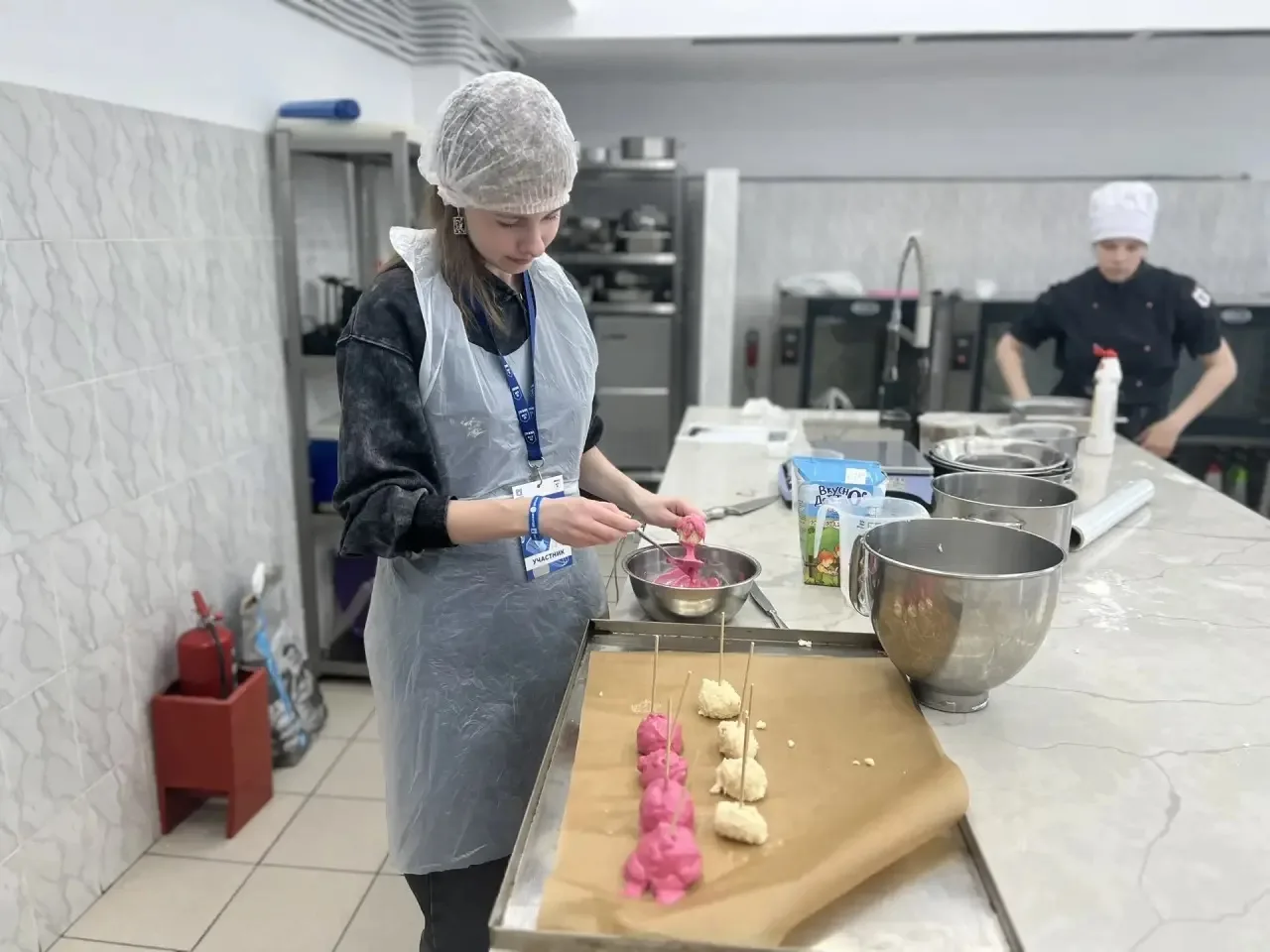 ВКУСНАЯ ПРОФЕССИЯ  Сегодня учащаяся 9 «А» класса Виктория У. посетила профпробу «Вкусная профессия» 