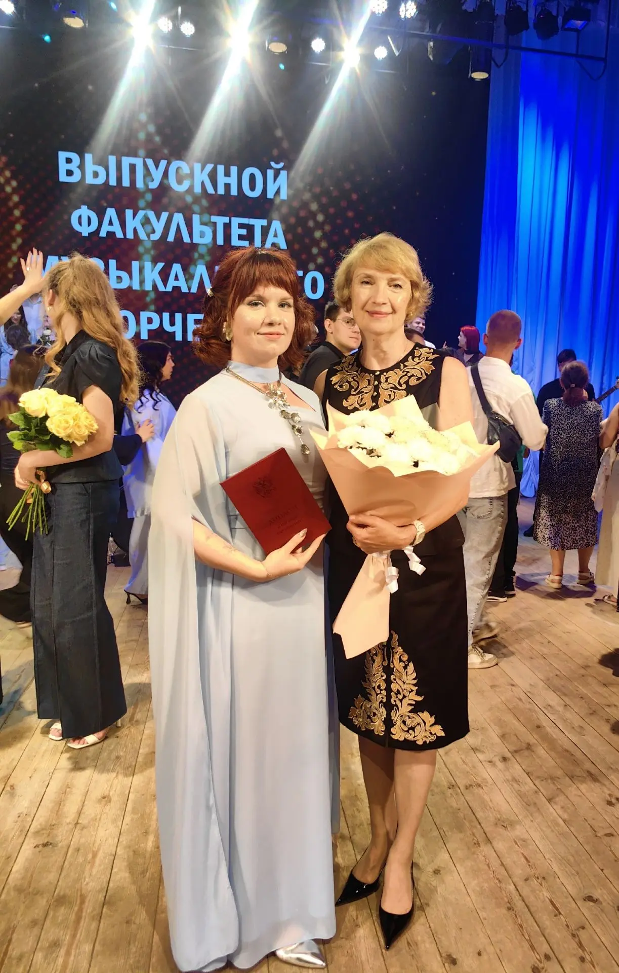 💐 От всей души поздравляем преподавателя фортепианного отделения, концертмейстера Низаметдинову Ана