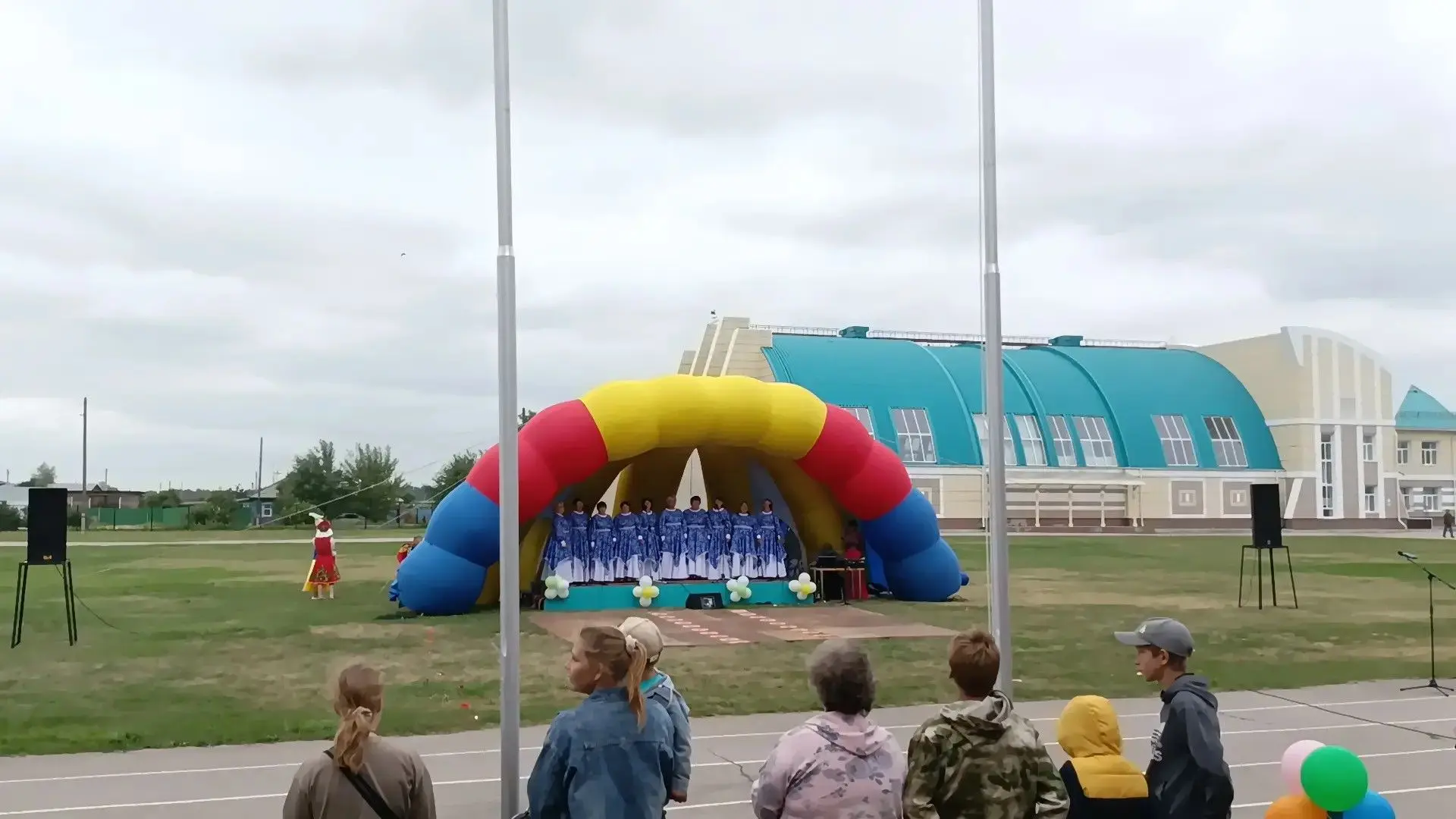 🌟 Творческий вклад Павловского КДЦ в праздник «Сила России в семье»!
Праздник «Сила России в семье»